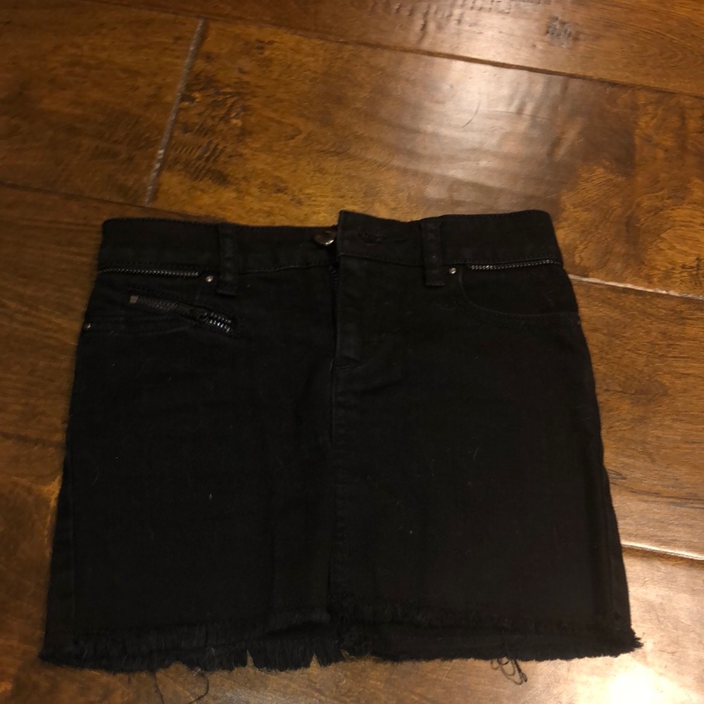 Black jean skirt 🌚